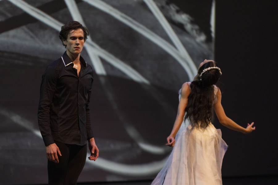 William Bracewell and Francesca Hayward performing, with backdrop by Armstrong-Jones ©The Frederick Ashton Foundation photograph by Andrej Uspenski