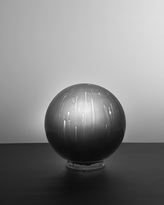 林博彦&黄承聪 Lam Pok Yin Jeff & Chong Ng， 玻璃球负片#18 Glass Sphere Negative #18，2015，数字微喷 Inkjet Print，48.7×60.96cm