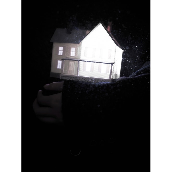 选自《白房子》系列  The White House series
