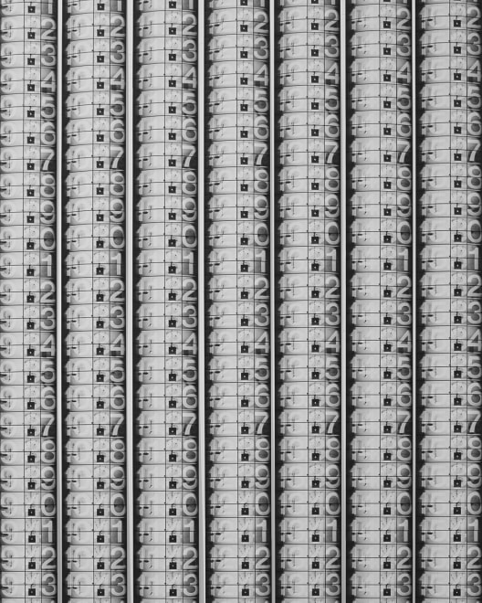 《河原温的钟所拍照片的局部》 Excerpt Of Prints From Kawara’s Clock 2015