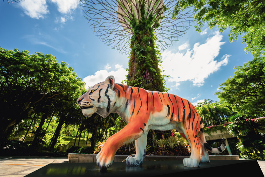 Tiger by Dave White - Photo Credit : Gardens by the Bay Mixed media with 24 carat gold leaf on fibreglass tiger (fire retardant) with internal armature