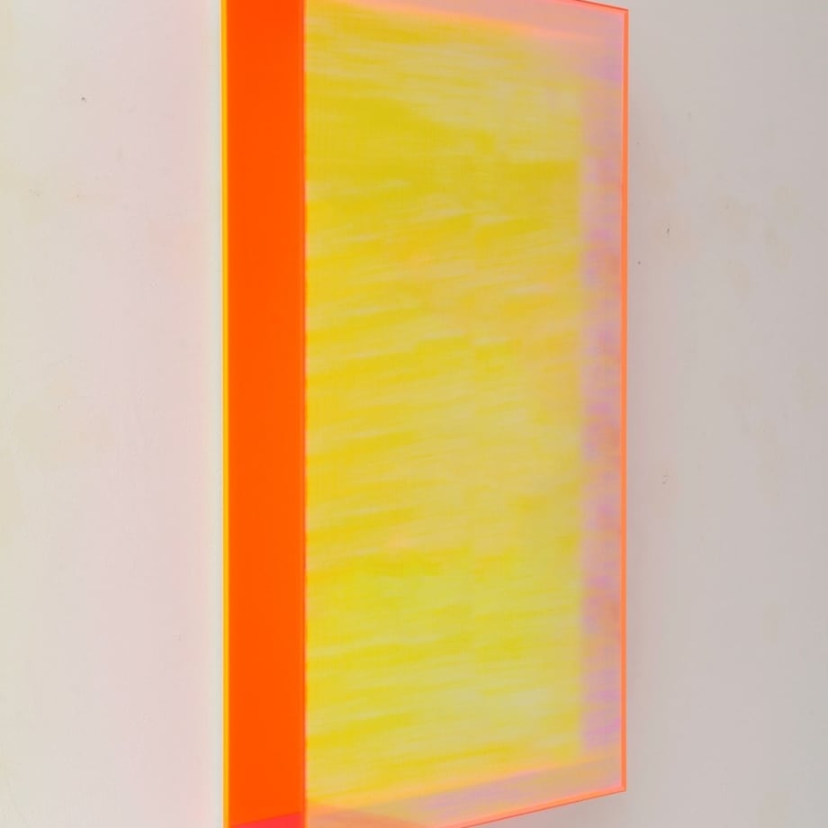 Regine Schumann, colormirror rainbow green grooves berlin, 2023