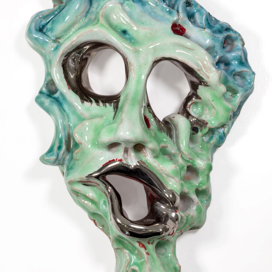Zoe Williams, Fear eats the soul, 27x17x10 cm, glazed ceramics Courtesy the Artist, ABC-ARTE, Genova, and Ciaccia Levi Paris-Milan.