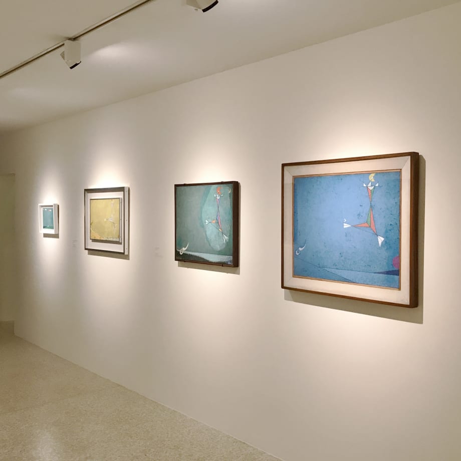 Veduta dell'installazione della mostra, con l'opera Angelo di Santa Rosa