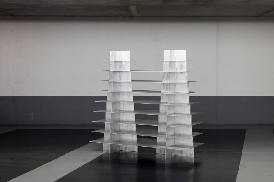 Bram Vanderbeke, Collaboration with Wendy Andreu: Double Pyramid , Lentyna / shelf