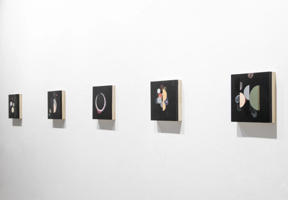 Karina Beltrán, Un astro oscuro