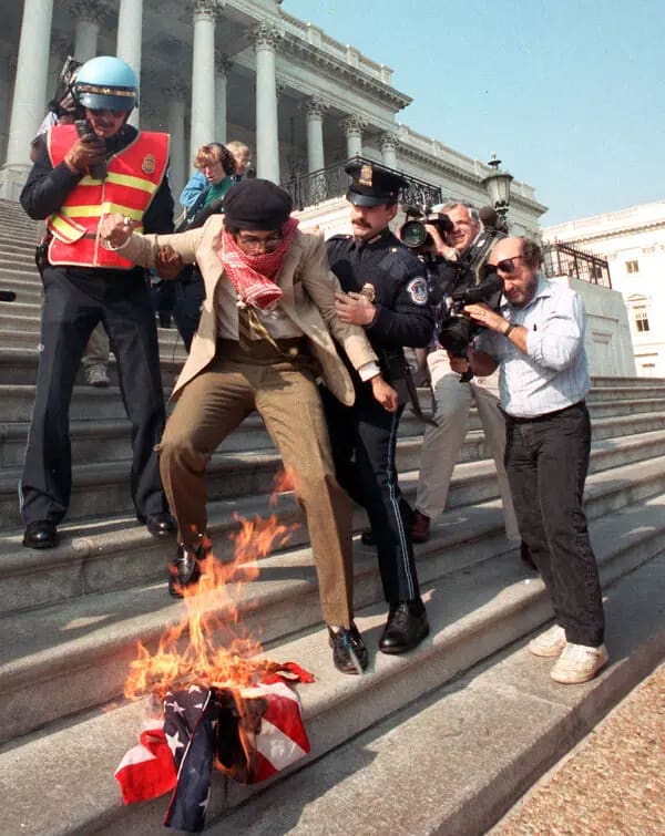 »Die en Mensch haben Angst«, By Claudia Bodin, Art - das Kunstmagazin