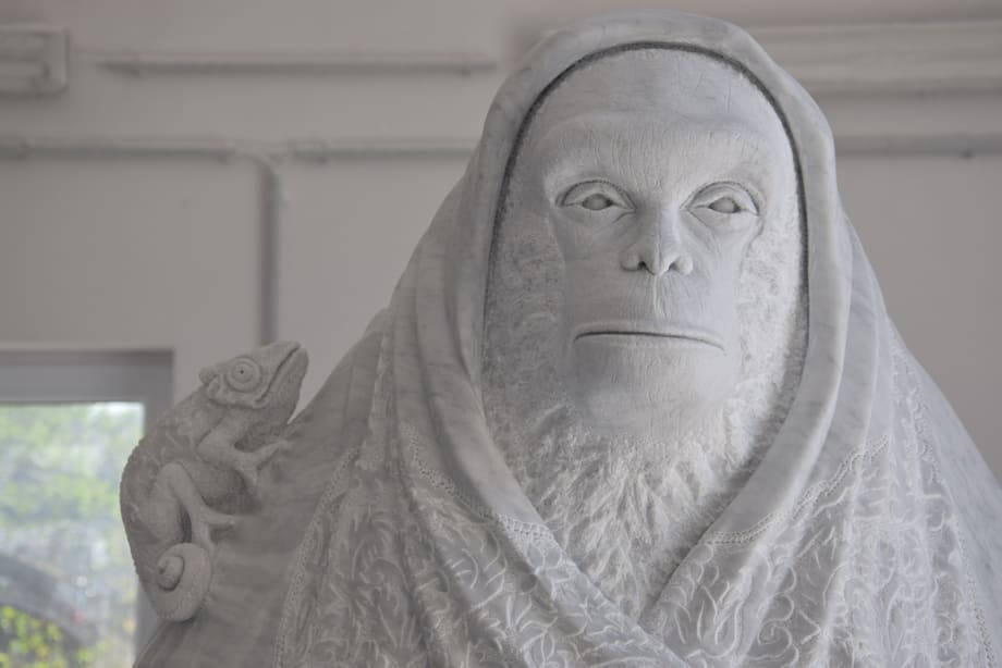 Markus Redl, Stein 155, [Die Logik der Sorge / Von Ozean zu Ozean / Auf den Schultern von Riesen], 2019-2020, Carrara Marble, 240 x 180 x 75 cm