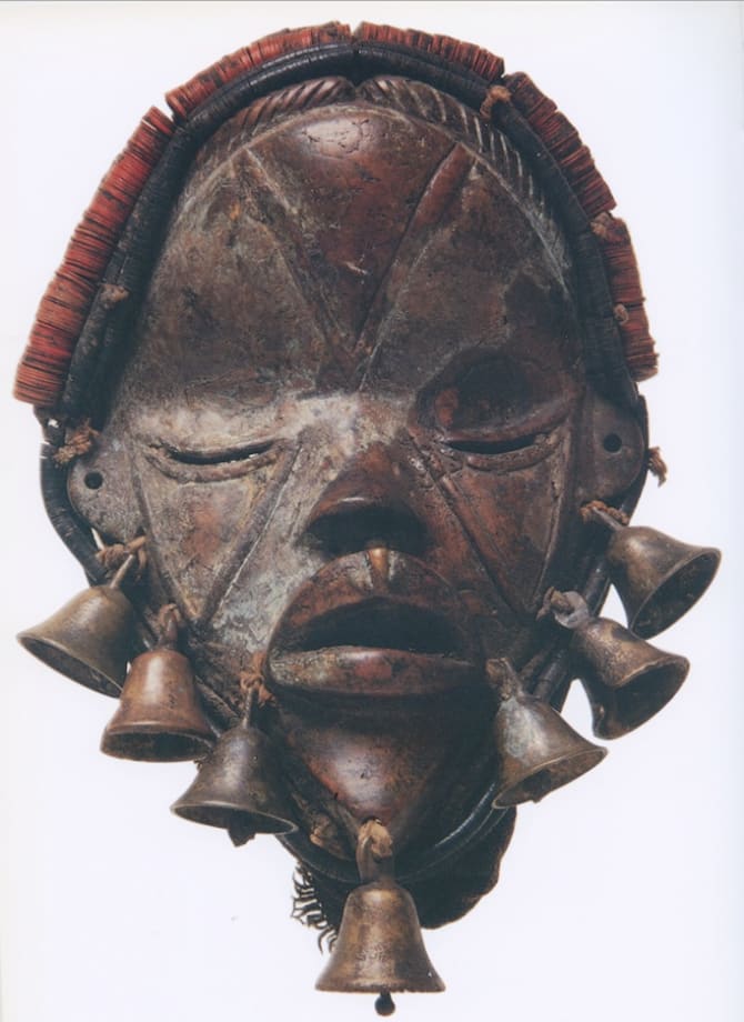 Maschere in miniatura dall'Africa Occidentale