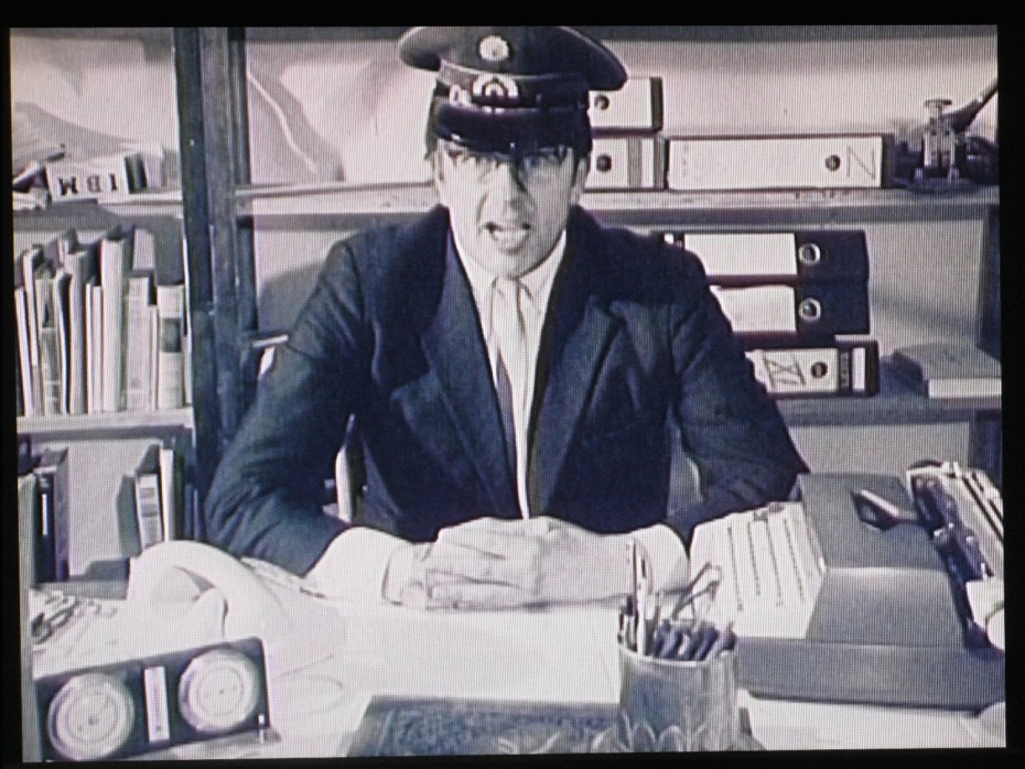 Felix Gmelin Manifesto, 2010-11 One channel video with sound Duration: 8'06'' min. (AG.FG.11.7174)