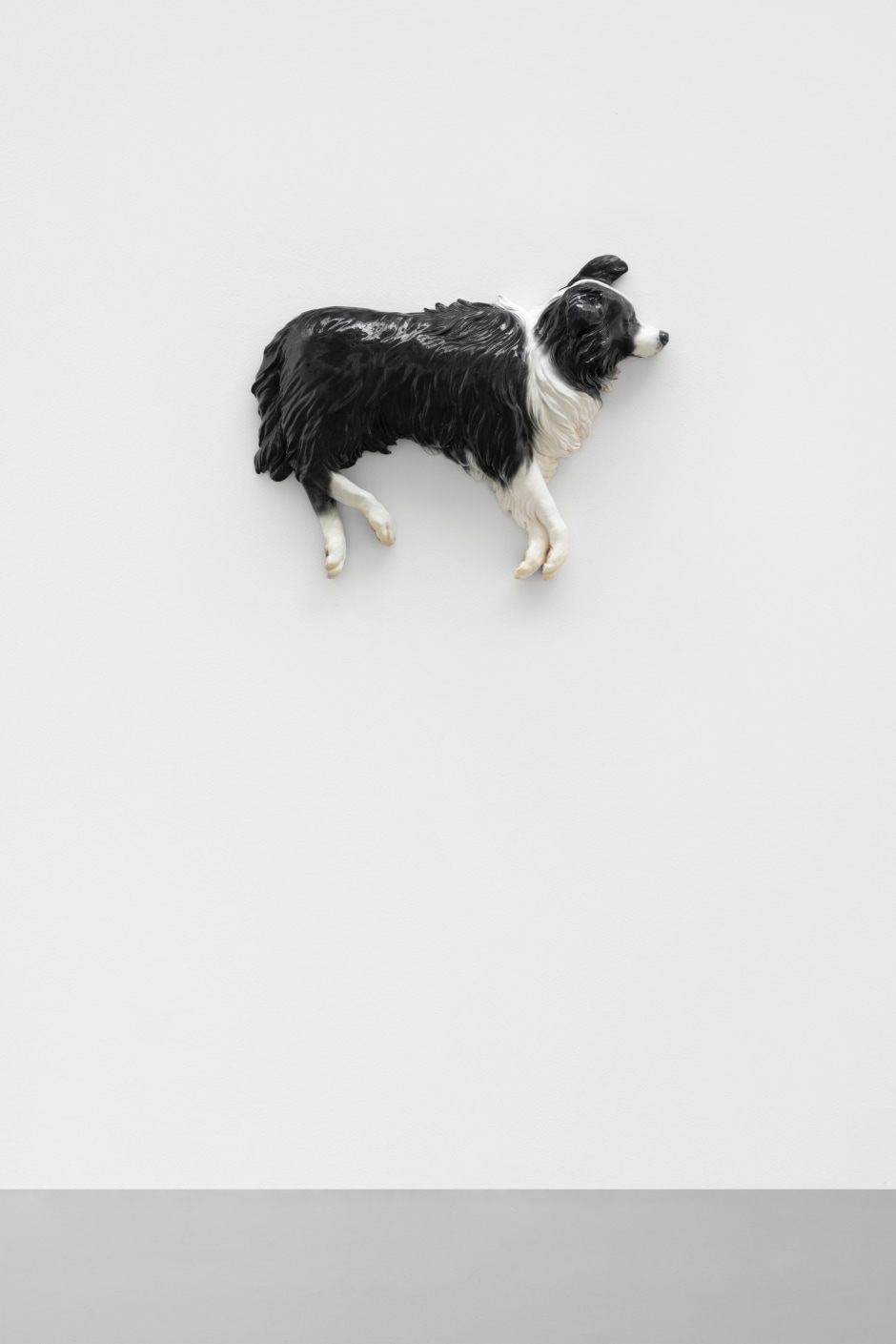 Diego Marcon  Altri cani morti (4), 2023  ceramic  83 x 65 x 16 cm / 32 ⅝ x 25 ⅝ x 6 ¼ in.  © Diego Marcon, courtesy the Artist and Sadie Coles HQ, London.  Photo: Andrea Rossetti.