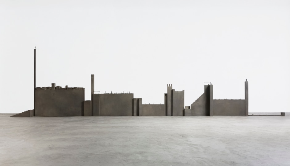 A View Beyond Space No.16, 2017  bronze  800 x 210 x 45 cm / 315 x 82 5/8 x 17 3/4 in