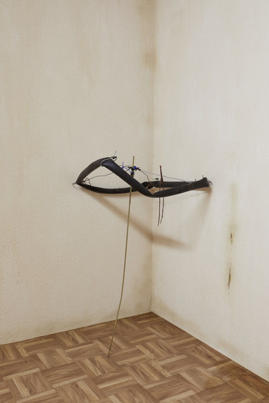 Installation view, Focus Collection, John Bock, AuraAroma Ω-Beule, Kunsthalle Mannheim, 25 October 2019 - 1 October 2020  © John Bock. Courtesy the Artist and Kunsthalle Mannheim, Mannheim.  Photo: Reiner Diehl  The exhibition is supported by the Art Mentor Foundation Lucerne.