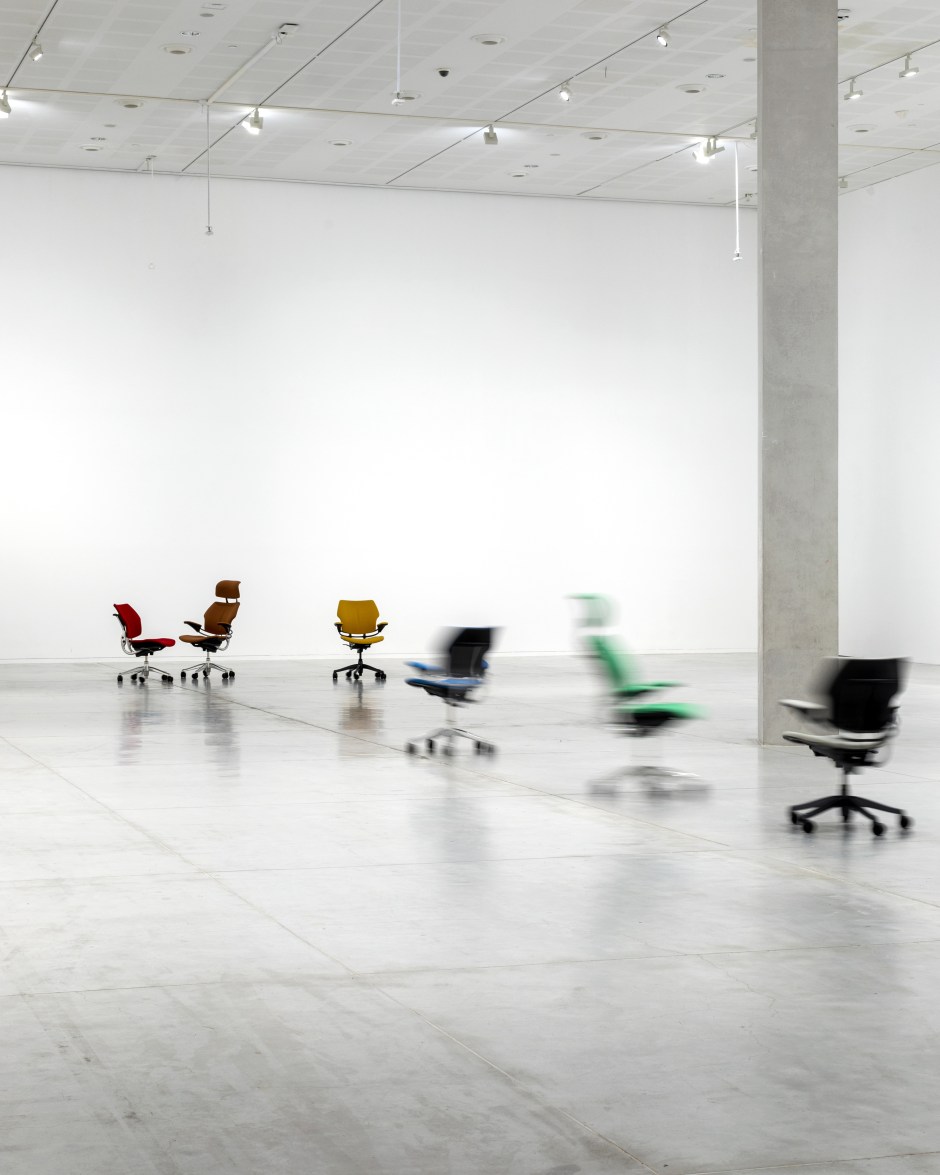 Installation view, Urs Fischer, PLAY, Tel Aviv Museum of Art, Tel Aviv, 18 July - 18 October 2022  © Urs Fischer. Courtesy the Artist and Tel Aviv Museum of Art, Tel Aviv.  Photo: Elad Sarig