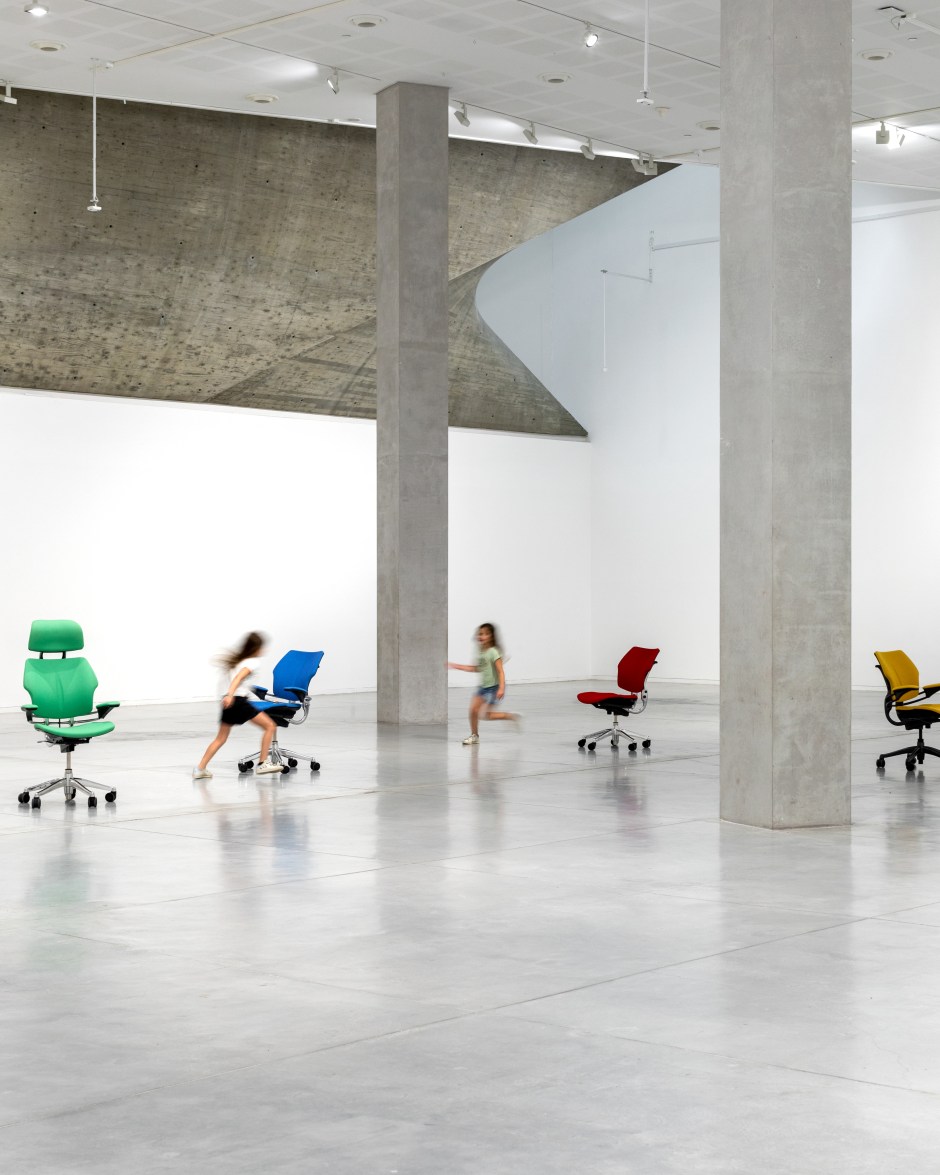 Installation view, Urs Fischer, PLAY, Tel Aviv Museum of Art, Tel Aviv, 18 July - 18 October 2022  © Urs Fischer. Courtesy the Artist and Tel Aviv Museum of Art, Tel Aviv.  Photo: Elad Sarig