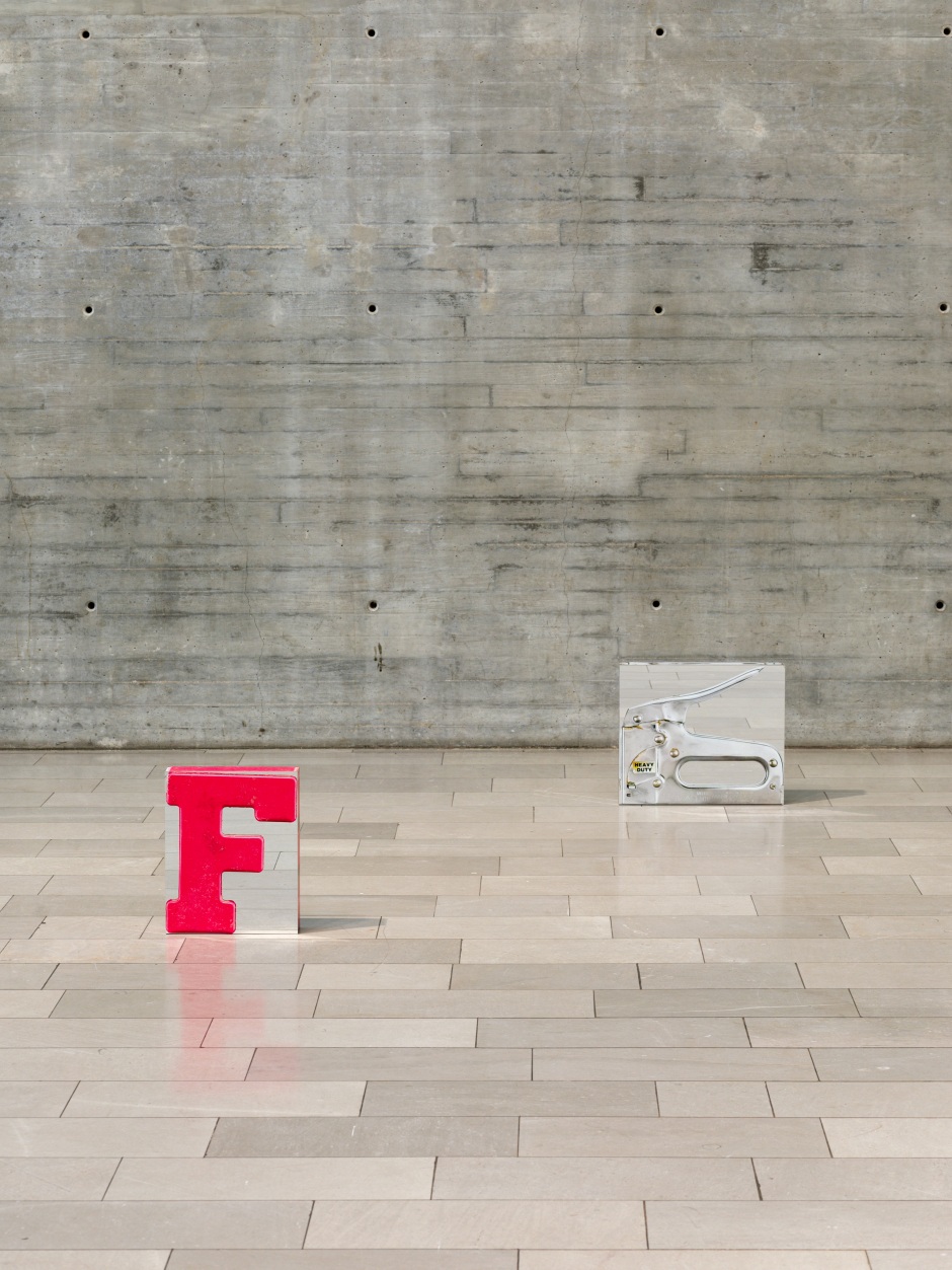 Installation view, Urs Fischer, PLAY, Tel Aviv Museum of Art, Tel Aviv, 18 July - 18 October 2022  © Urs Fischer. Courtesy the Artist and Tel Aviv Museum of Art, Tel Aviv.  Photo: Elad Sarig