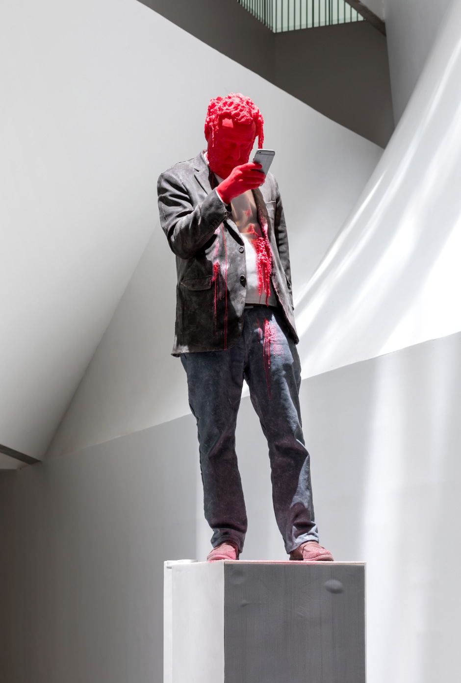 Installation view, Urs Fischer, PLAY, Tel Aviv Museum of Art, Tel Aviv, 18 July - 18 October 2022  © Urs Fischer. Courtesy the Artist and Tel Aviv Museum of Art, Tel Aviv.  Photo: Elad Sarig
