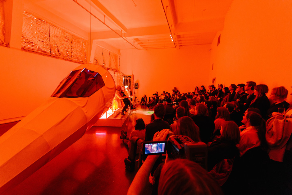 Performance view, Georgia Gardner Gray, Concorde, UKS, Oslo, Norway, 27 October 2017  © Georgia Gardner Gray. Courtesy of the artist and UKS (Unge Kunstneres Samfund / The Young Artists’ Society).  Photo: Jan Khür