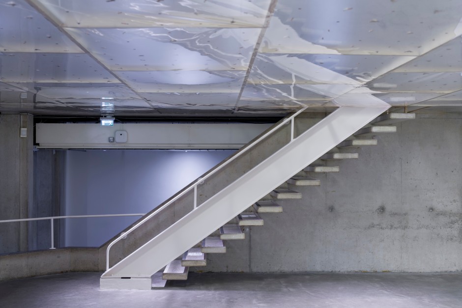 Installation view, Gabriel Kuri, spending static to save gas, The Douglas Hyde Gallery, 31 January - 12 September 2020  © Gabriel Kuri. Courtesy of the artist and the Douglas Hyde Gallery.  Photo: Louis Haugh
