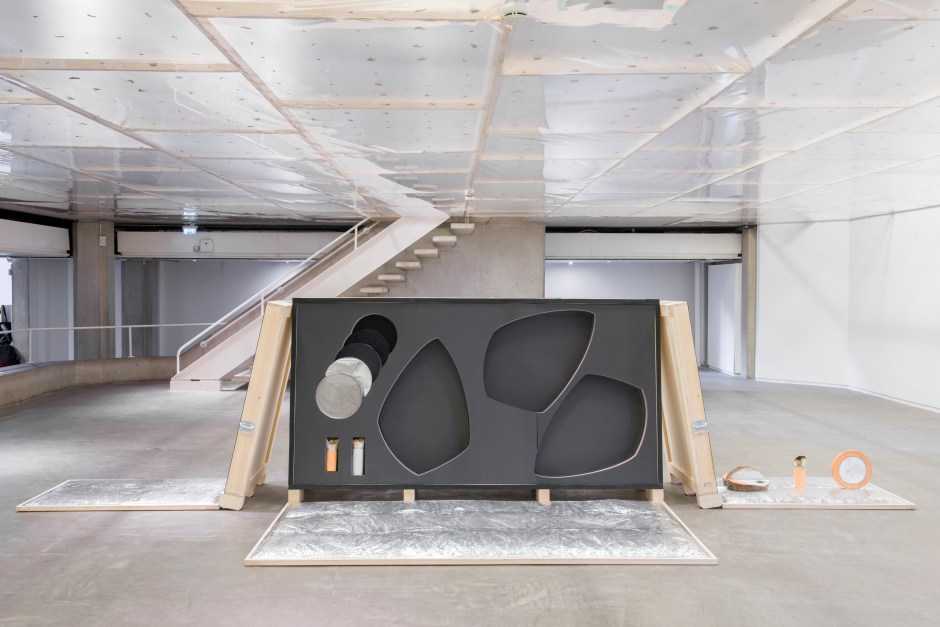 Installation view, Gabriel Kuri, spending static to save gas, The Douglas Hyde Gallery, 31 January - 12 September 2020  © Gabriel Kuri. Courtesy of the artist and the Douglas Hyde Gallery.  Photo: Louis Haugh