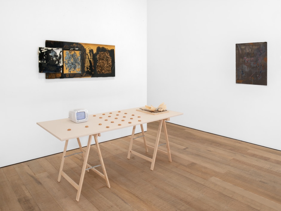 Installation view, Uri Aran, zero point everything, Sadie Coles HQ, Bury Street, 8 May - 15 June 2024  © Uri Aran. Courtesy of the Artist and Sadie Coles HQ, London.  Photo: Arthur Gray