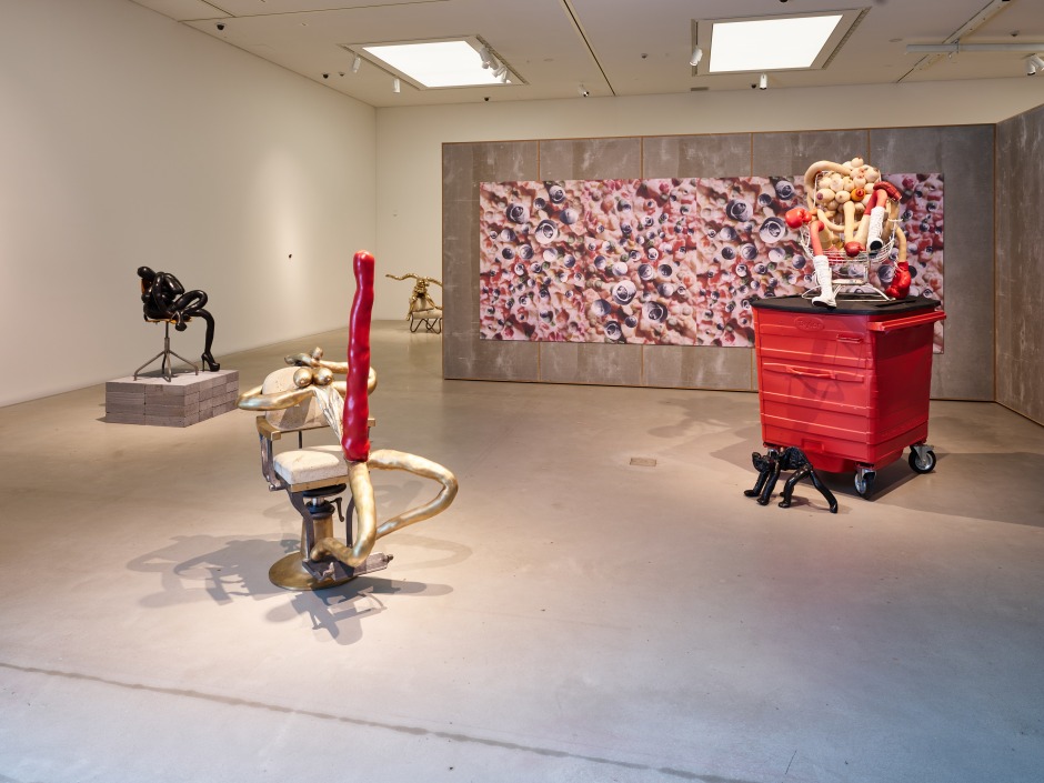 Installation view, Sarah Lucas, Sense of Human, Kunsthalle Mannheim, Mannheim, 07 June - 20 October 2024  © Sarah Lucas. Courtesy Sadie Coles HQ, London.