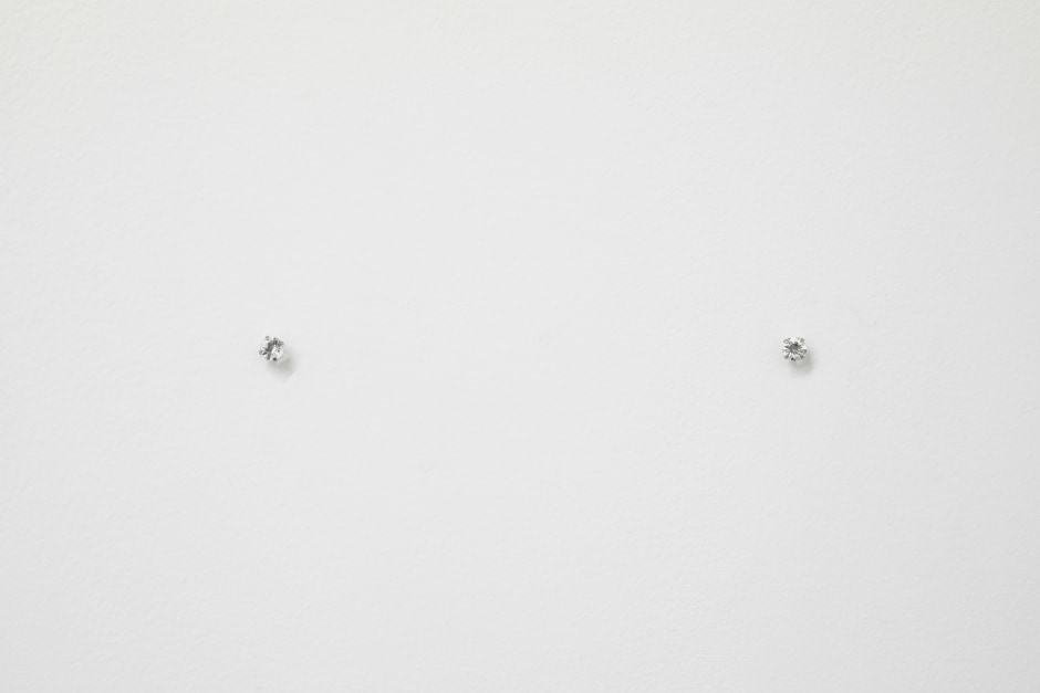 Installation view, Jim Lambie, Concrete Sphinx, Oscaar Mouligne, Kyoto, 25 May - 3 August 2024  © Jim Lambie. Courtest of the Artist and Oscaar Mouligne, Kyoto.