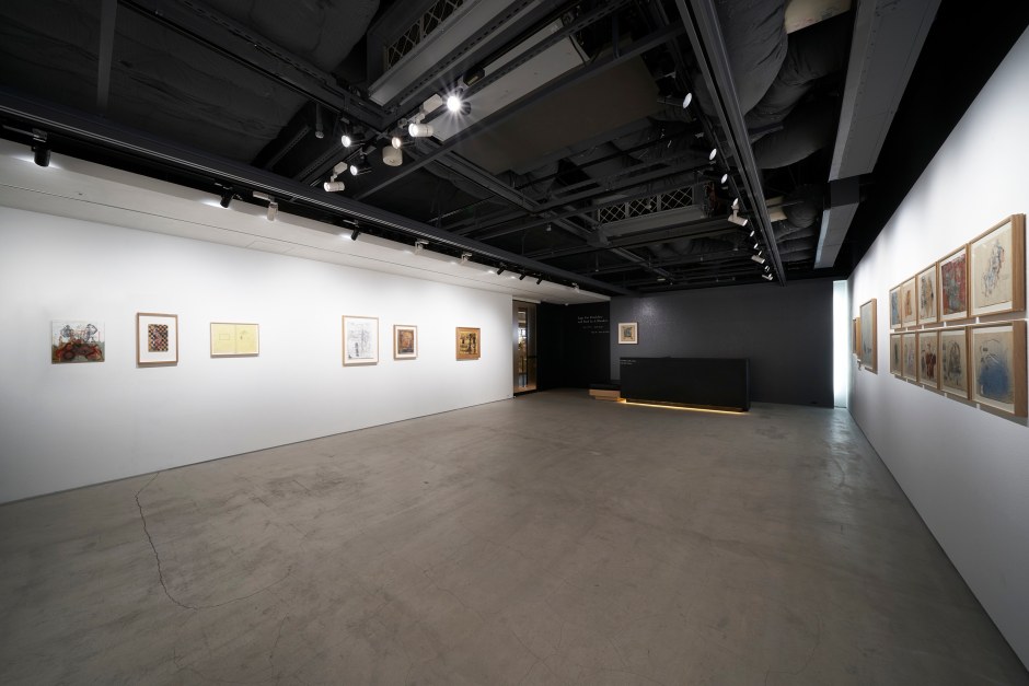 Installation view, Uri Aran, Eggs For Breakfast and Bird In A Blanket, The CLUB, Tokyo., Japan, 18 May–25 June 2021  © Uri Aran. Courtesy Sadie Coles HQ, London and The Club, Toyko.  Photo: THE CLUB