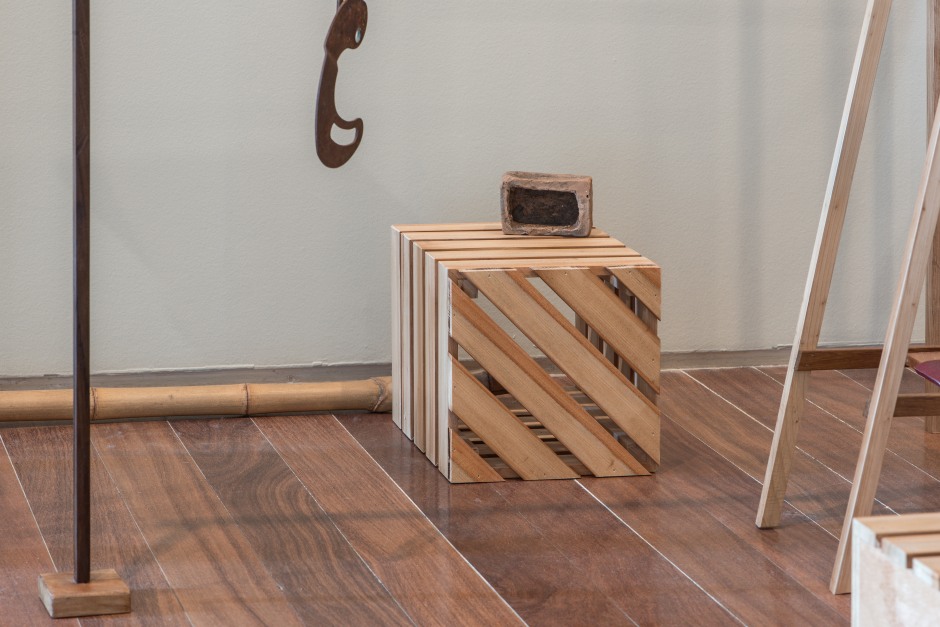 Installation view, Lucia Laguna, Enquanto bebo a água, a água me bebe, MAR Museo de Arte do Rio, Rio De Janiero, Brazil, 29 November 2016 - 26 February 2017  © Lucia Laguna. Courtesy of the Artist, MAR RJ and Fortes D'Aloia & Gabriel, São Paulo/Rio de Janeiro.  Photo: Mario Grisolli