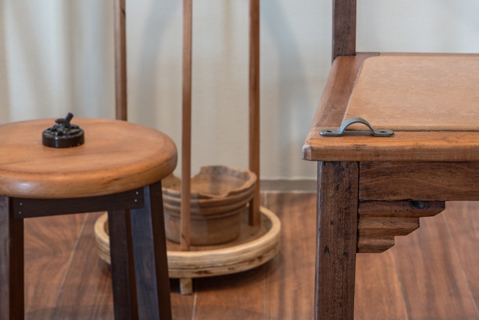 Installation view, Lucia Laguna, Enquanto bebo a água, a água me bebe, MAR Museo de Arte do Rio, Rio De Janiero, Brazil, 29 November 2016 - 26 February 2017  © Lucia Laguna. Courtesy of the Artist, MAR RJ and Fortes D'Aloia & Gabriel, São Paulo/Rio de Janeiro.  Photo: Mario Grisolli