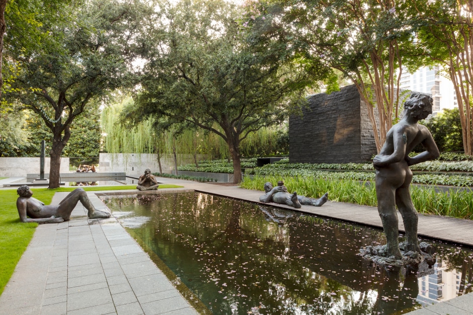 Installation view, Nicole Eisenman, Sketch for a Fountain, Nasher Sculpture Centre, Dallas, 27 April - 27 October 2019  © Nicole Eisenman. Courtesy of the Artist and Nasher Sculpture Center, Dallas TX, USA.  Photo: Kevin Todora