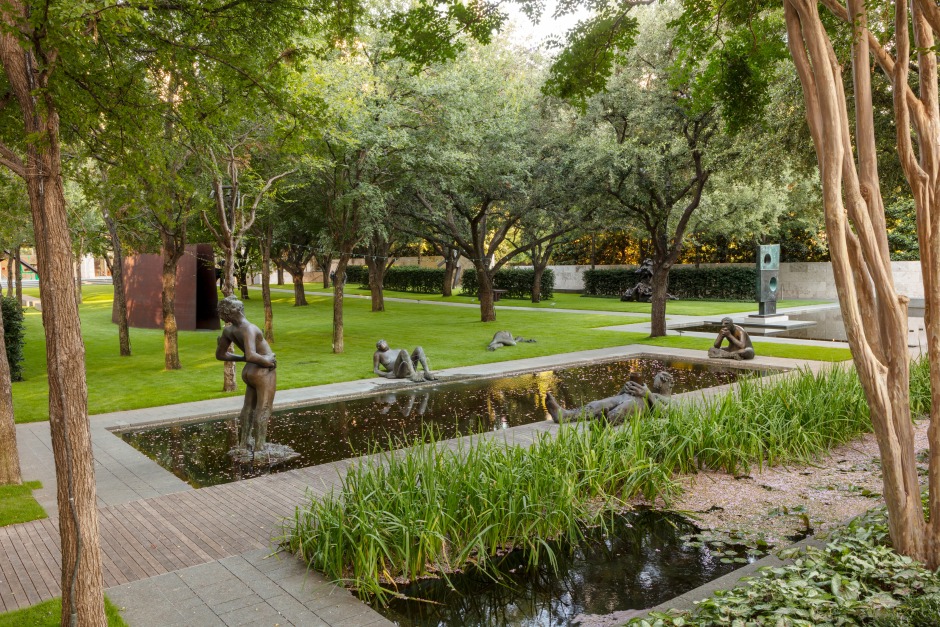 Installation view, Nicole Eisenman, Sketch for a Fountain, Nasher Sculpture Centre, Dallas, 27 April - 27 October 2019  © Nicole Eisenman. Courtesy of the Artist and Nasher Sculpture Center, Dallas TX, USA.  Photo: Kevin Todora