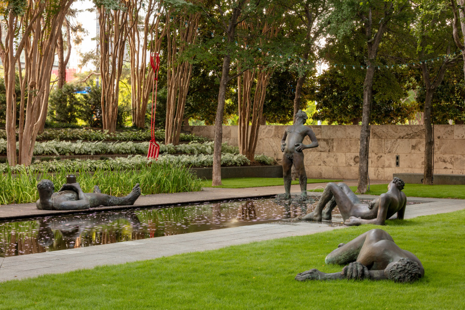 Installation view, Nicole Eisenman, Sketch for a Fountain, Nasher Sculpture Centre, Dallas, 27 April - 27 October 2019  © Nicole Eisenman. Courtesy of the Artist and Nasher Sculpture Center, Dallas TX, USA.  Photo: Kevin Todora