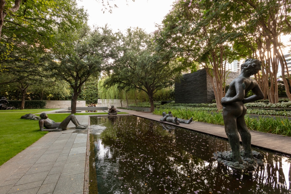 Installation view, Nicole Eisenman, Sketch for a Fountain, Nasher Sculpture Centre, Dallas, 27 April - 27 October 2019  © Nicole Eisenman. Courtesy of the Artist and Nasher Sculpture Center, Dallas TX, USA.  Photo: Kevin Todora