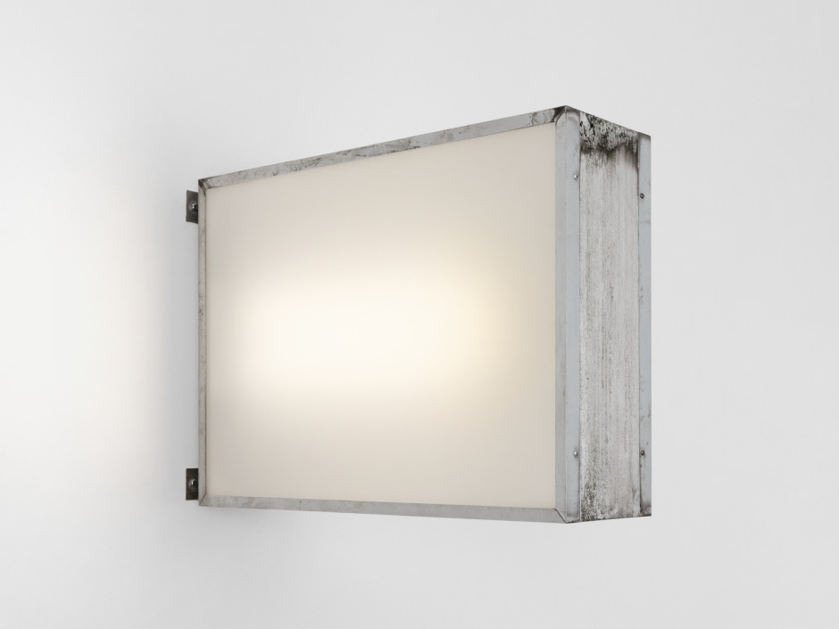 Untitled (Eis), 2024  plastic, aluminium, fluorescent tube, hardware  60 x 97 x 20 cm / 23 ⅝ x 38 ¼ x 7 ⅞ in  © Klara Liden. Courtesy of the Artist and Sadie Coles HQ, London.  Photo: Arthur Gray