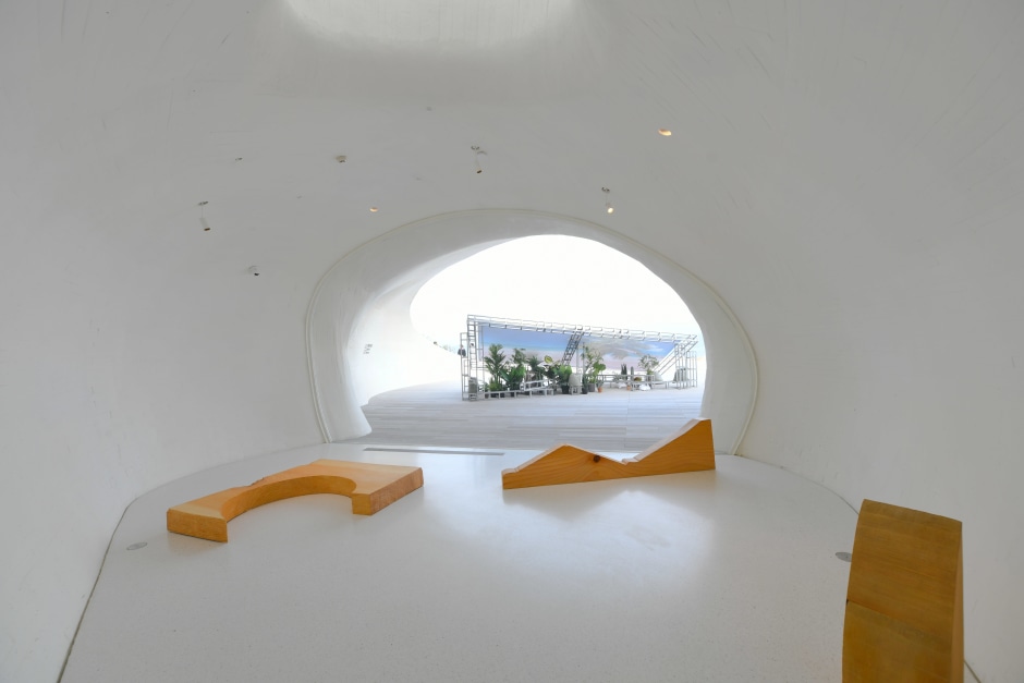 Installation view, Nabuqi in After Nature, UCCA Dune, Qinhuangdao, China, 13 October 2018 - 10 March 2019  © Nabuqi. Courtesy the Artist and UCCA