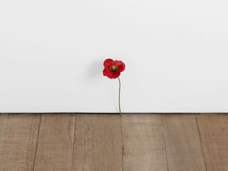 Poppy, 2024  painted on wood  29 x 9 x 8 cm / 11 ⅜ x 3 ½ x 3 ⅛ in  © Suda Yoshihiro. Courtesy of the Artist and Sadie Coles HQ, London.  Photo: Arthur Gray