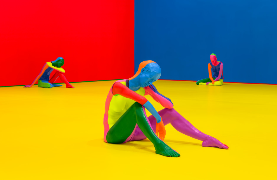 Installation view, Ugo Rondinone, the rainbow body, Aspen Art Museum, Aspen CO,12 December 2024 - 30 March 2025  © Ugo Rondinone. Courtesy of the Artist and Aspen Art Museum.  Photo: Daniel Pérez