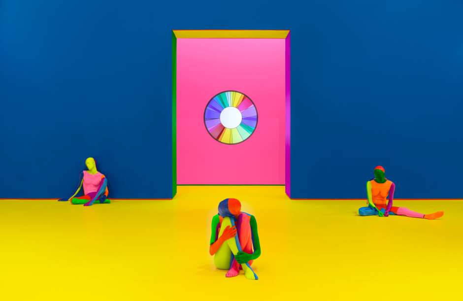 Installation view, Ugo Rondinone, the rainbow body, Aspen Art Museum, Aspen CO,12 December 2024 - 30 March 2025  © Ugo Rondinone. Courtesy of the Artist and Aspen Art Museum.  Photo: Daniel Pérez