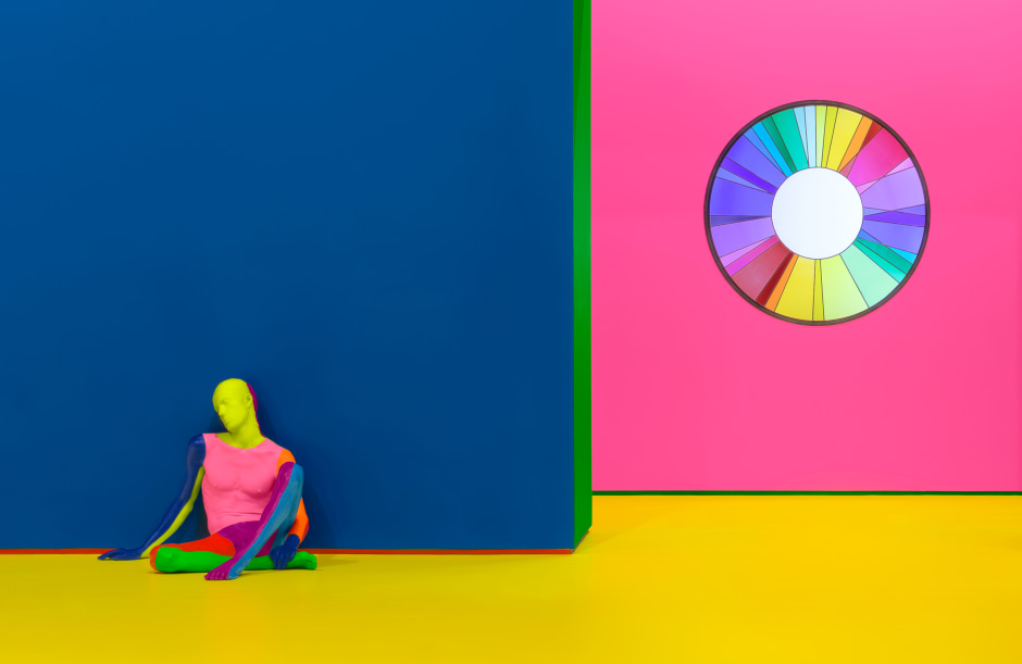 Installation view, Ugo Rondinone, the rainbow body, Aspen Art Museum, Aspen CO,12 December 2024 - 30 March 2025  © Ugo Rondinone. Courtesy of the Artist and Aspen Art Museum.  Photo: Daniel Pérez