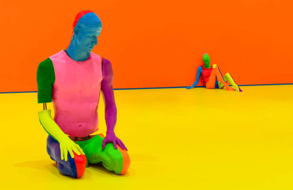 Installation view, Ugo Rondinone, the rainbow body, Aspen Art Museum, Aspen CO,12 December 2024 - 30 March 2025  © Ugo Rondinone. Courtesy of the Artist and Aspen Art Museum.  Photo: Daniel Pérez