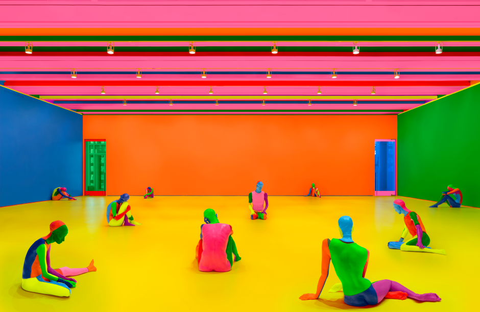 Installation view, Ugo Rondinone, the rainbow body, Aspen Art Museum, Aspen CO,12 December 2024 - 30 March 2025  © Ugo Rondinone. Courtesy of the Artist and Aspen Art Museum.  Photo: Daniel Pérez