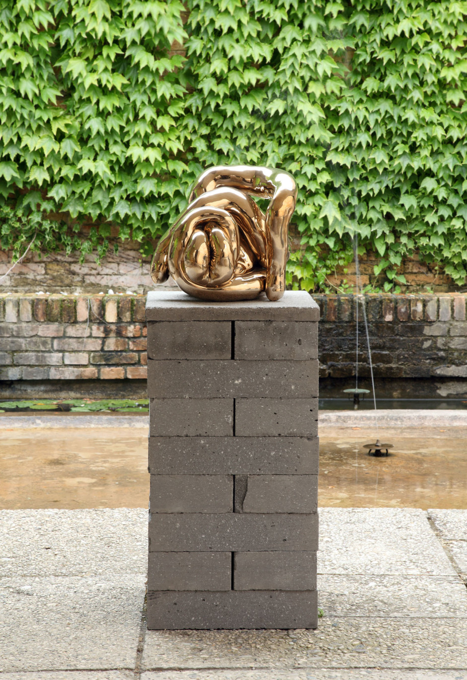 Nduda, 2013  stamped with engraved signature and editioned on base  cast bronze  36.0 x 36.0 x 33.0 cm 14 1/16 x 14 1/16 x 12 3/8 in.