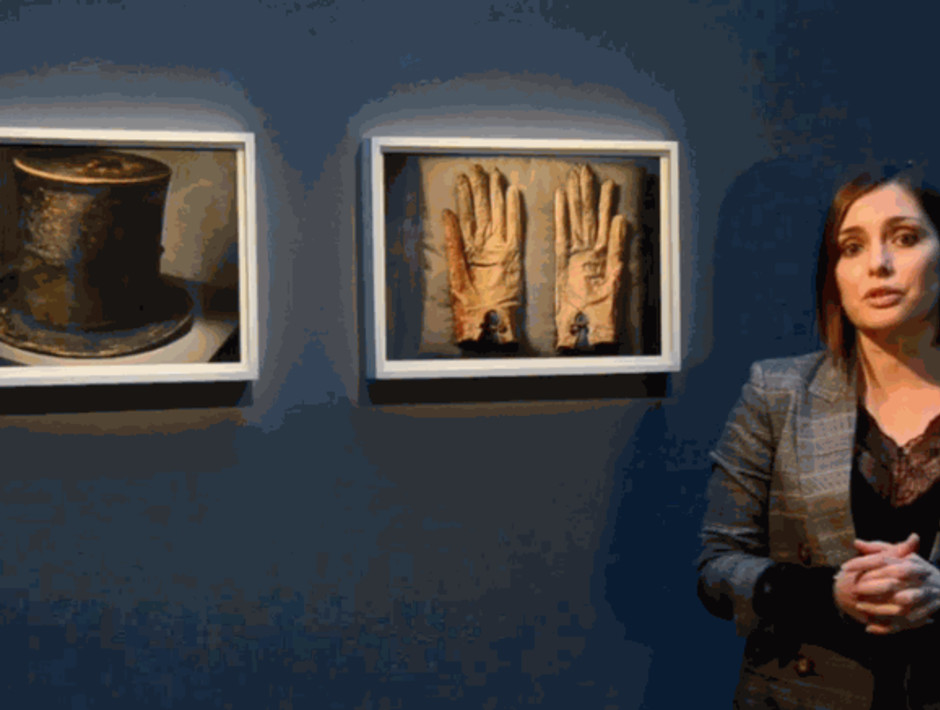 Annie Leibovitz: Lincoln's Hat and Gloves