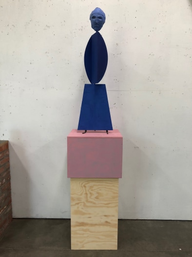 Dirk Zoete, Mr. Silence - sculpture at the right, 2023