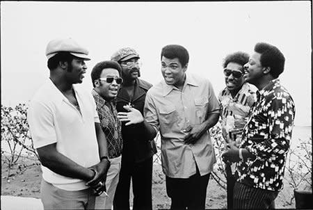 Howard L. Bingham, Ali and The Spinners, Zaire #BW05, 1974