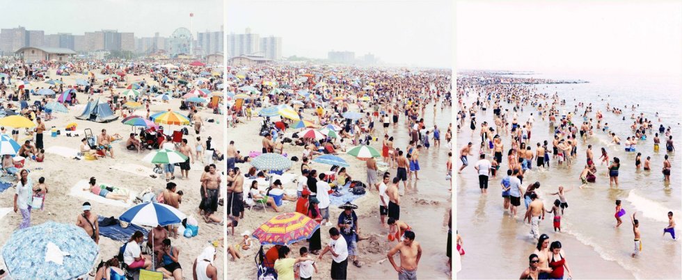 Massimo Vitali, Coney Island Triptych (#2328/29/30), 2006
