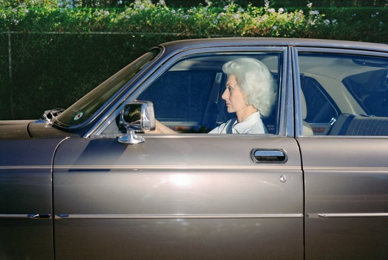 Andrew Bush, Woman caught in traffic while heading southwest on U.S. Route 101 near the Topanga Canyon Boulevard exit, Woodland Hills, California, at 5:38 p.m. in the sumer of 1989