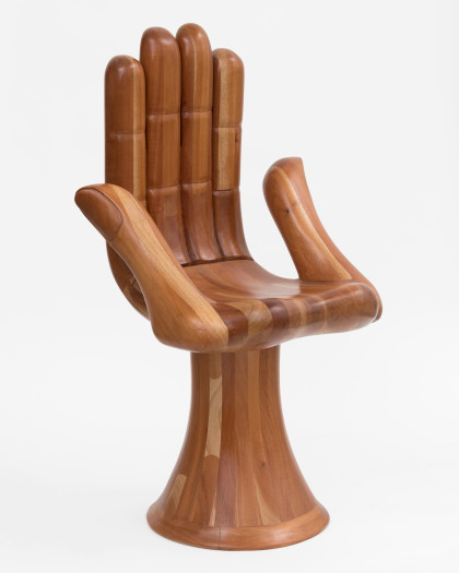 Pedro Friedeberg, Sillion de 6 dedos (Two Thumb Hand Chair) , 2015